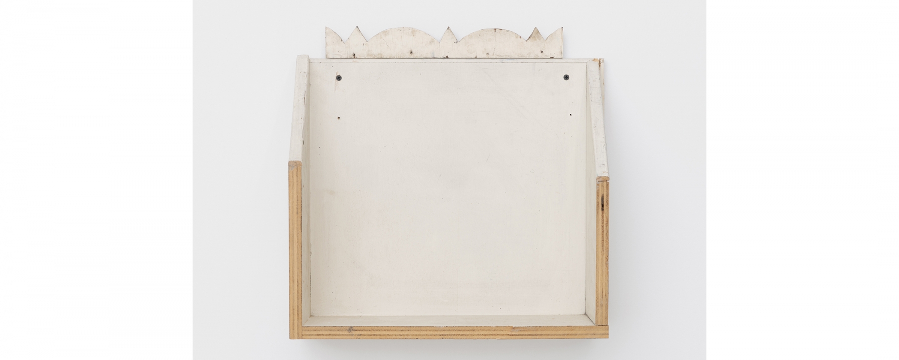 Gedi Sibony

The Lunar Set, 2020

Salvaged wood shelf

17 x 17 x 7 1/2 inches (43.2 x 43.2 x 19.1 cm)